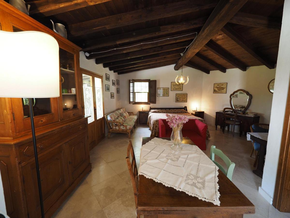 Maison d'hôtes Sassi Bianchi à Sensano Extérieur photo